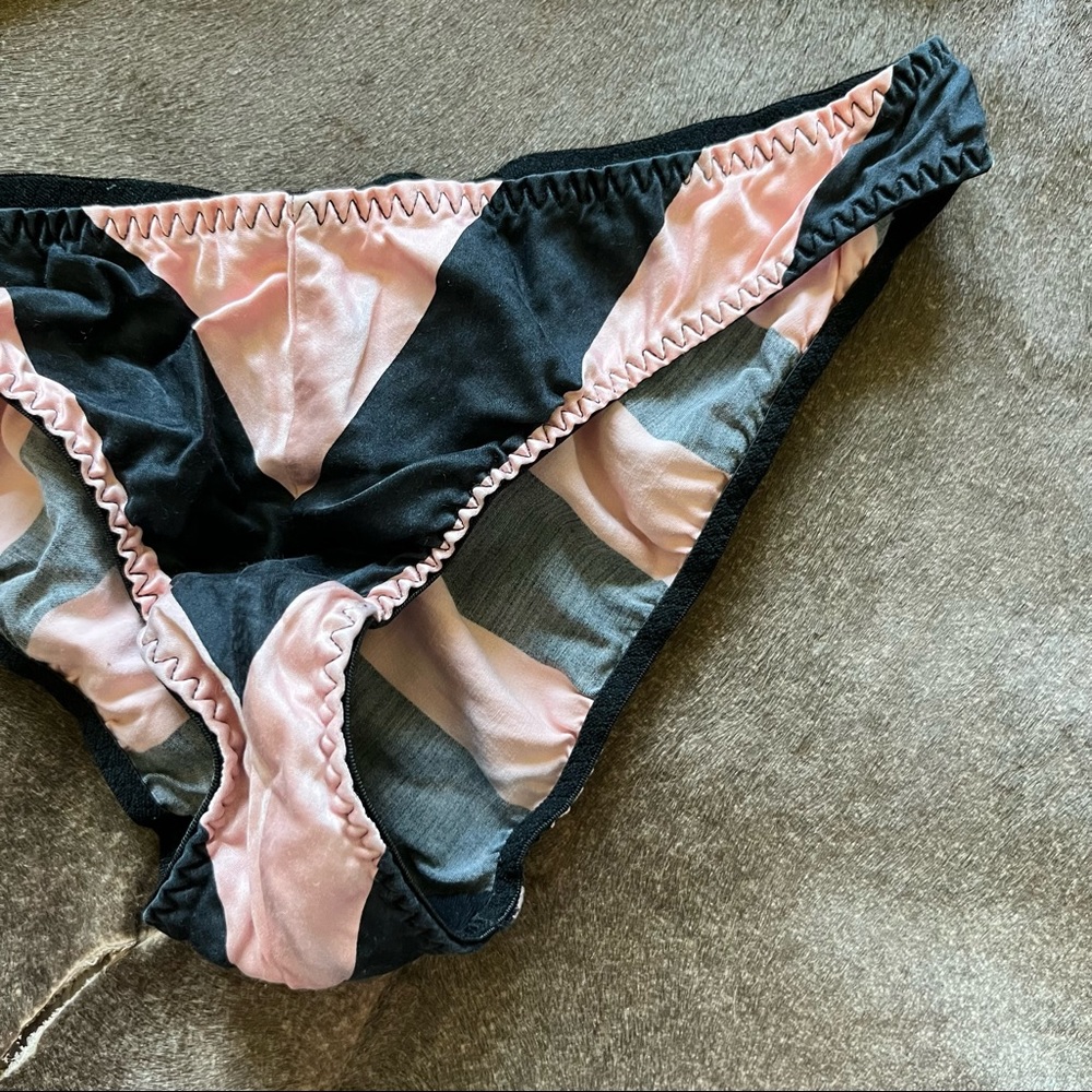 Agent Provocateur Melody Basque Striped Bra Pantie Set - Picture 4 of 9